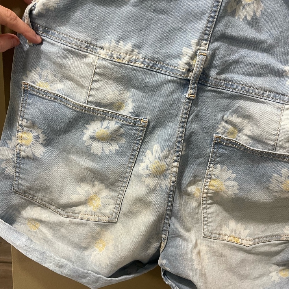 Flower Overalls - Picture 2 of 6